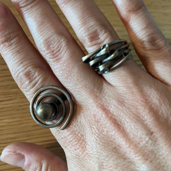 Two vintage solid 925 Sterling Silver Spiral Rings - Picture 1 of 6